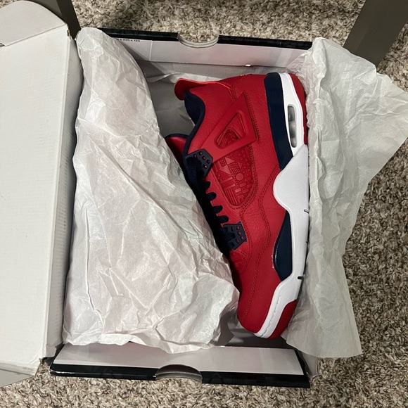 Air Jordan 4 Retro FIBA (2019) - Picture 3 of 10